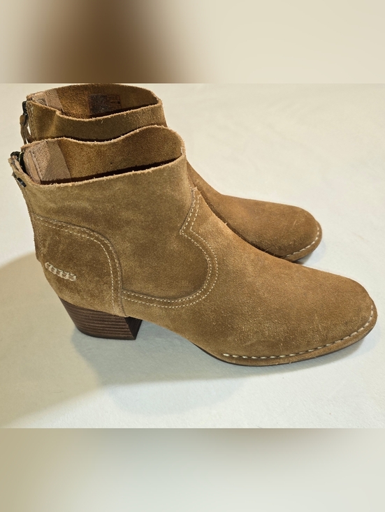 UGG Shoes - UGG Bandara Chestnut Suede Western Ankle Boots Size 8.5 Worn Once